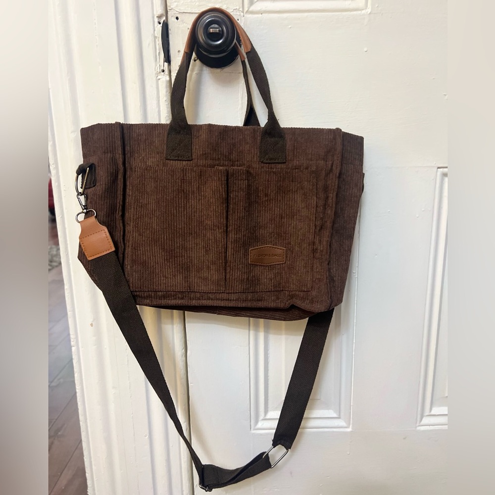 Fashion Bug Brown Messenger Bag with Classic Design